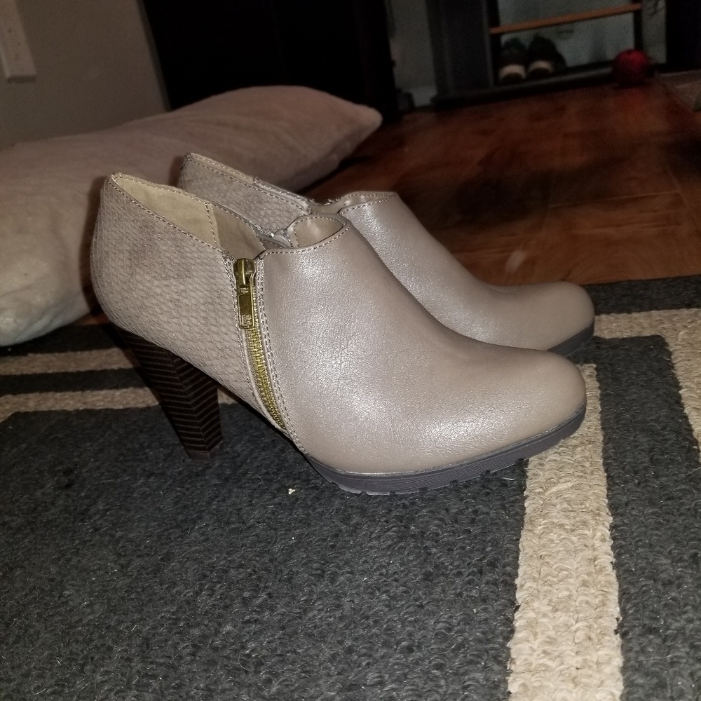 Cutest boots!!! Sad to see them go!